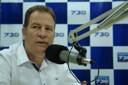 “Espero ter contribuído para a eleição de Iris”, afirma Major Araújo em discurso de renúncia a vice