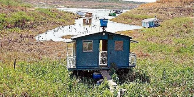 Serra da Mesa perde 4 cm de água por dia e chega ao seu pior nível histórico