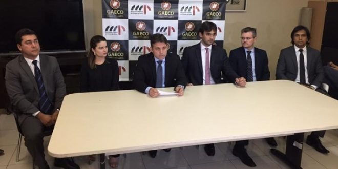 MP desarticula grupo que vendia regalia a detentos em presídios (GO).