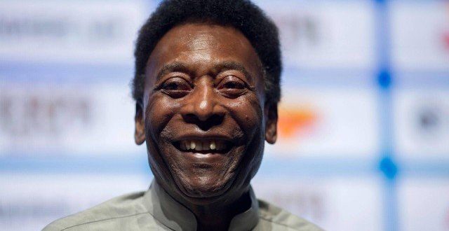 Pelé passa por cirurgia para retirada de cálculo renal