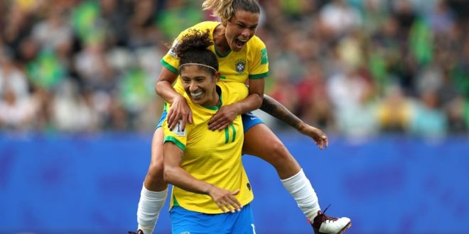 Cristiane faz três e Brasil goleia Jamaica em estreia na Copa do Mundo