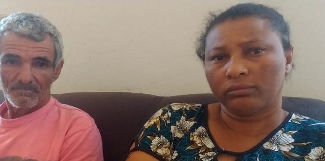 Pais do jovem sequestrado  e obrigado a tomar veneno falam  sobre o caso