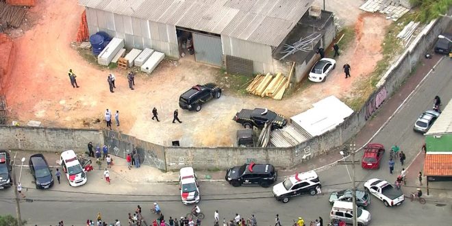 Grupo fortemente armado invade terminal de cargas de Cumbica, faz reféns e rouba ouro de carro-forte