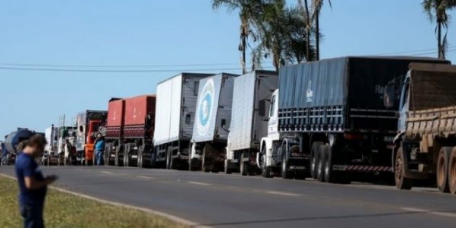 Contra alta de preços abusivos dos combustíveis, caminhoneiros convocam greve para 25 de julho