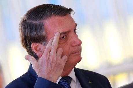 Partidos, entidades e políticos protocolam ‘superpedido’ de impeachment de Bolsonaro