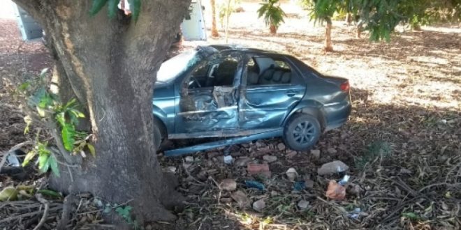 Casal de Uruaçu sofre acidente na BR- 153 no município de Nova Glória, o condutor é atendido pelo SAMU