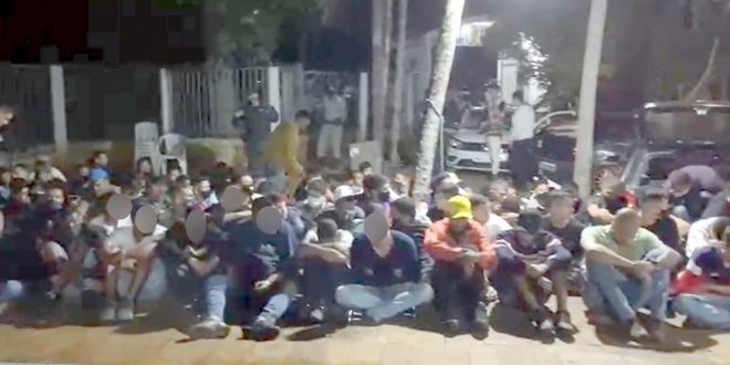 Dono de boate e DJ são levados para delegacia após fiscais encerrarem festa clandestina com 200 pessoas em Goiânia