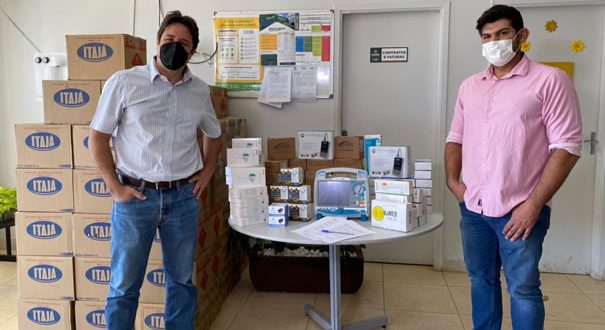 Jalles machado faz doações de materiais hospitalares a prefeituras para ajudar na vacinação