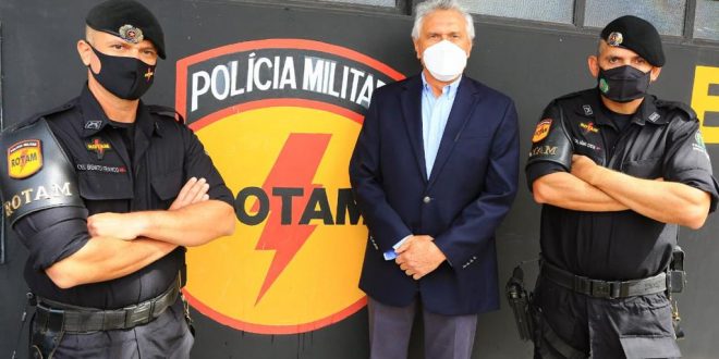 Em Goiânia, Caiado faz passagem de comando do Batalhão de Rotam e entrega 12 novas viaturas