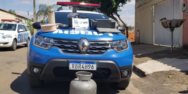 Motorista de aplicativo é preso suspeito de tentar furtar casa de passageira após deixá-la na rodoviária de Goiânia