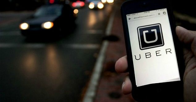 Uber é condenada a indenizar passageira após motorista assediá-la sexualmente e cobrar valor mais alto pela corrida