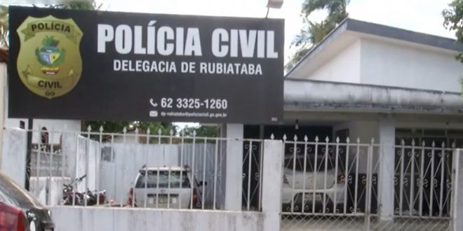 Mulher é presa suspeita de abusar sexualmente da sobrinha de 12 anos, em Rubiataba