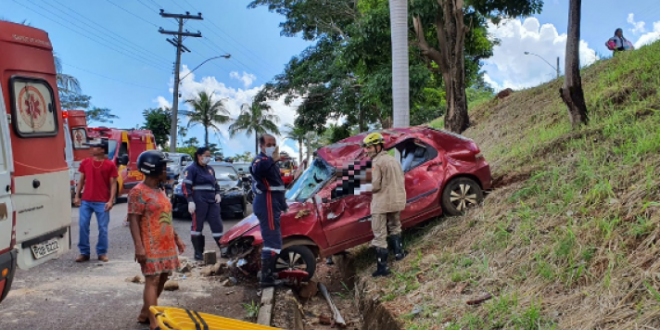 Duas pessoas ficam feridas após acidente na GO-154 em frente ao Lago em Ceres