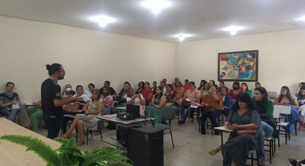 Jornada em Direitos da Mulheres com lançamento do livro Maria da Penha nas Escolas é realizada em Goianésia