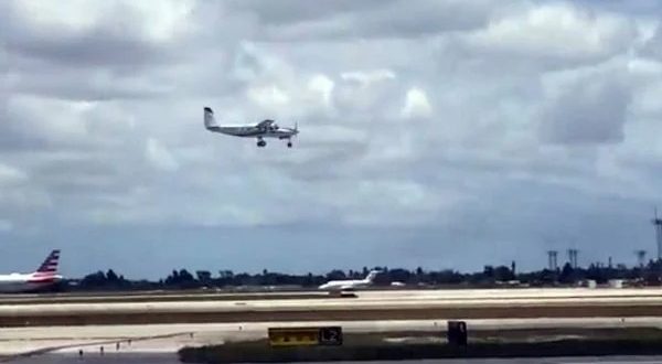 Sem saber pilotar, passageiro pousa avião após comandante passar mal