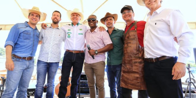 “Isso aqui sim demonstra o que é Caiado em Goiás: querido, amado, respeitado”, diz prefeito de São Luís de Montes Belos durante cavalgada na cidade
