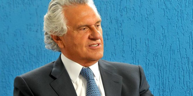 Caiado diz que não vai colocar câmeras em fardas da PM, e sim em celas de presídio