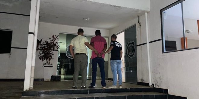 Polícia Civil de Goianésia  recupera aparelho celular furtado, identificando e prendendo os autores do furto e da receptação.
