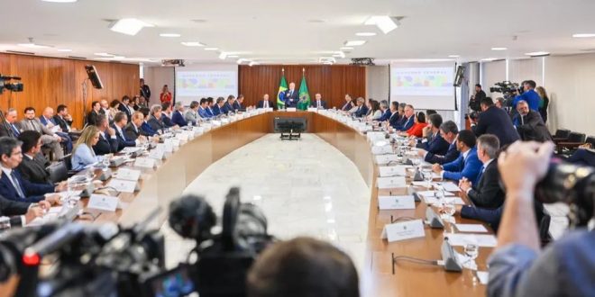 Caiado oferece a Lula UTI para crianças Yanomami: “Goiás não veio só pedir”