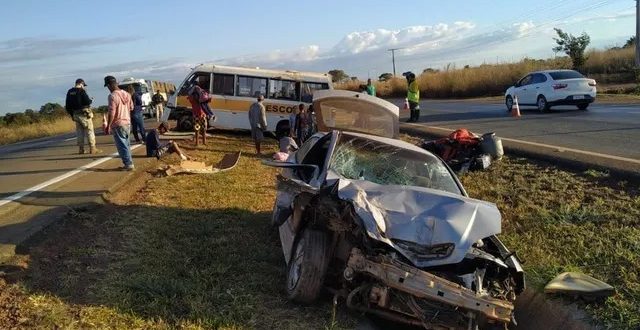 Acidente com ônibus escolar deixa 6 crianças feridas, em Luziânia