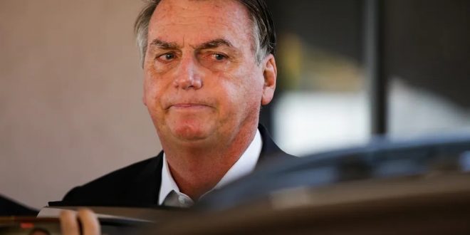 TSE condena Bolsonaro e o declara inelegível por oito anos