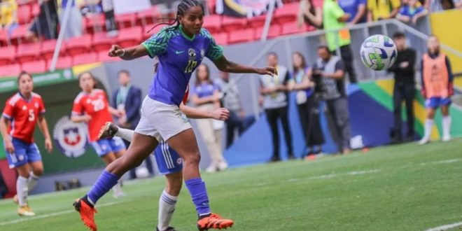 Seleção Brasileira feminina dá show e goleia Chile por 4 x 0 no Mané Garrincha; torcida faz a festa