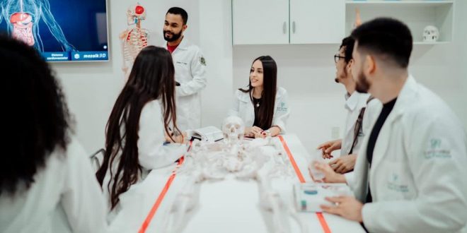 Faculdade Católica de Anápolis firma convênio com cursos de medicina na Bolívia e Paraguai