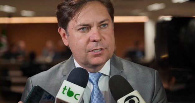 Bruno Peixoto anuncia economia de R$ 12 milhões com encerramento locação de veículos na Assembleia