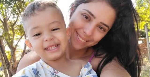 Mãe de menino de 2 anos encontrado morto com sinais de enforcamento em tanque desabafa: ‘Angústia de não saber o porquê’