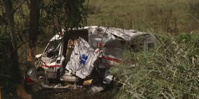 Socorristas de concessionária da BR-153 se envolvem em acidente em Goiás