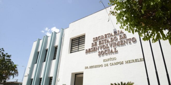 Governo abre seleção com quase 100 vagas e salário de até R$ 10,8 mil em Goiás