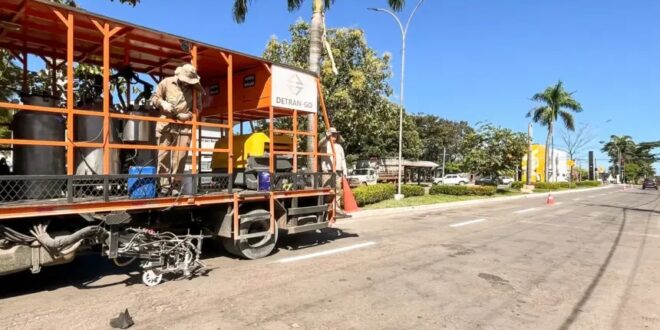 Prefeitura de Goianésia reforça sinalização viária durante feriado prolongado; trabalho continua nesta semana