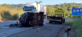Jaraguá: Acidente na BR-153 deixa um óbito após colisão entre Hilux e Fiat Fiorino