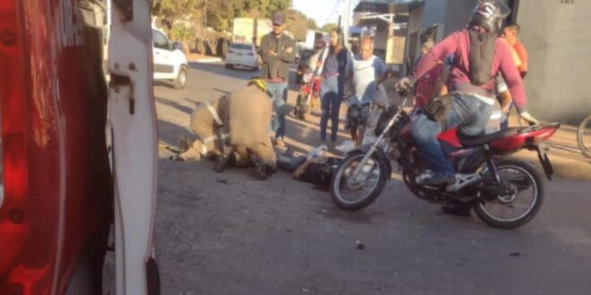 Grave Acidente entre Moto e Carro Deixa homem Ferido na Avenida Brasil em Goianésia