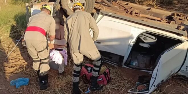 Motorista fica ferido após capotamento na GO-080, próximo ao aterro sanitário de Goianésia