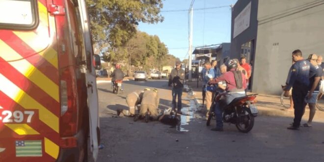 Motociclista sofre fratura exposta na perna ao se envolver em acidente em Goianésia