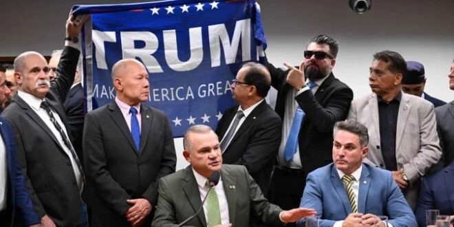 Símbolo de Trump gera impasse entre bolsonaristas no Congresso