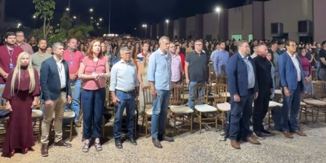 Renato de Castro prestigia abertura de conferência com astronauta na Faculdade Evangélica de Goianésia
