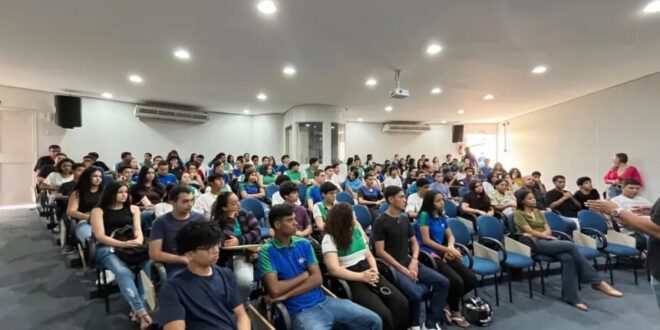 Fundação Crescer inicia segunda turma do curso de Auxiliar Administrativo 2025 em parceria com o Cotec