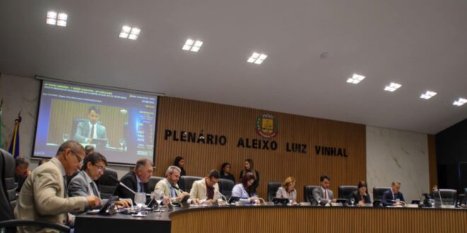 Capacitação em Compras Públicas: Servidores da Câmara de Goianésia se atualizam