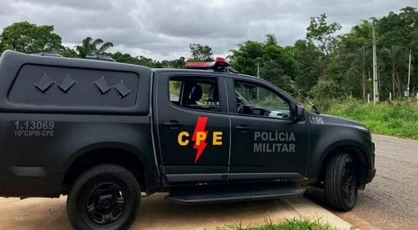 Dupla morre em confronto com PMs após sequestrar e torturar jovem por ciúmes