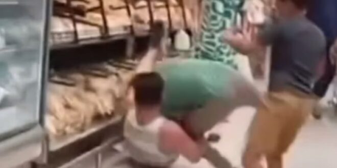 Confusão em supermercado de Aparecida termina com pai e filho em meio à briga