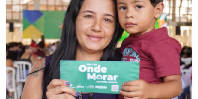 Mais de 250 famílias de Goianésia recebem cartões do Programa Aluguel Social  Nesta