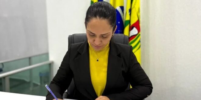 Vereadora impede assassinato do marido ao desarmar atirador em Ceres