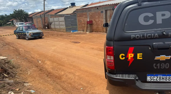 Dois homens morrem em confronto após ameaçar policial em distribuidora de Hidrolândia
