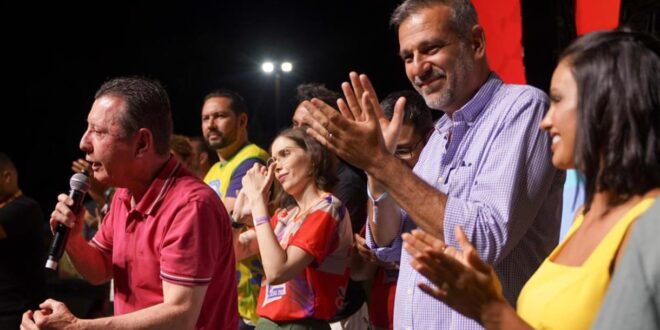 Durante abertura do Carnaval, José Nelto anuncia R$ 1 milhão para a Saúde de Goianésia e novo caminhão-pipa