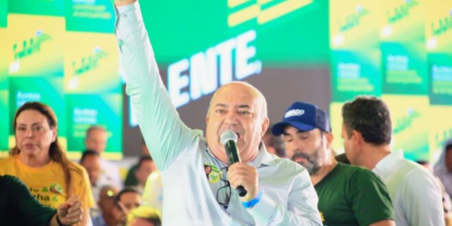 Em Jaraguá, vereadores dos 246 municipios reforçam apoio a Daniel Vilela