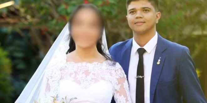 Jovem morre após carro funerário bater em ônibus