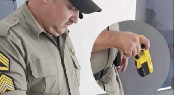 Polícia Militar de Jaraguá passa a utilizar armas de choque em todas as viaturas