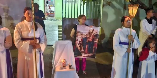 Via-Sacra reúne fiéis e marca a Segunda-feira Santa em Goianésia